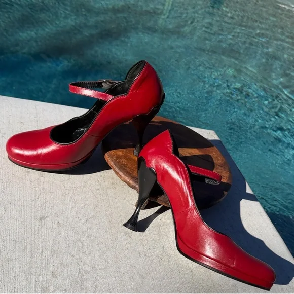 John Fluevog Listen Ups Stacey Red with Black Piping RARE FIND Size 9 - Picture 8 of 15